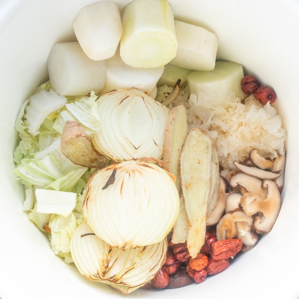 Vegetable stock for vegetarian and vegan pho (phở chay)