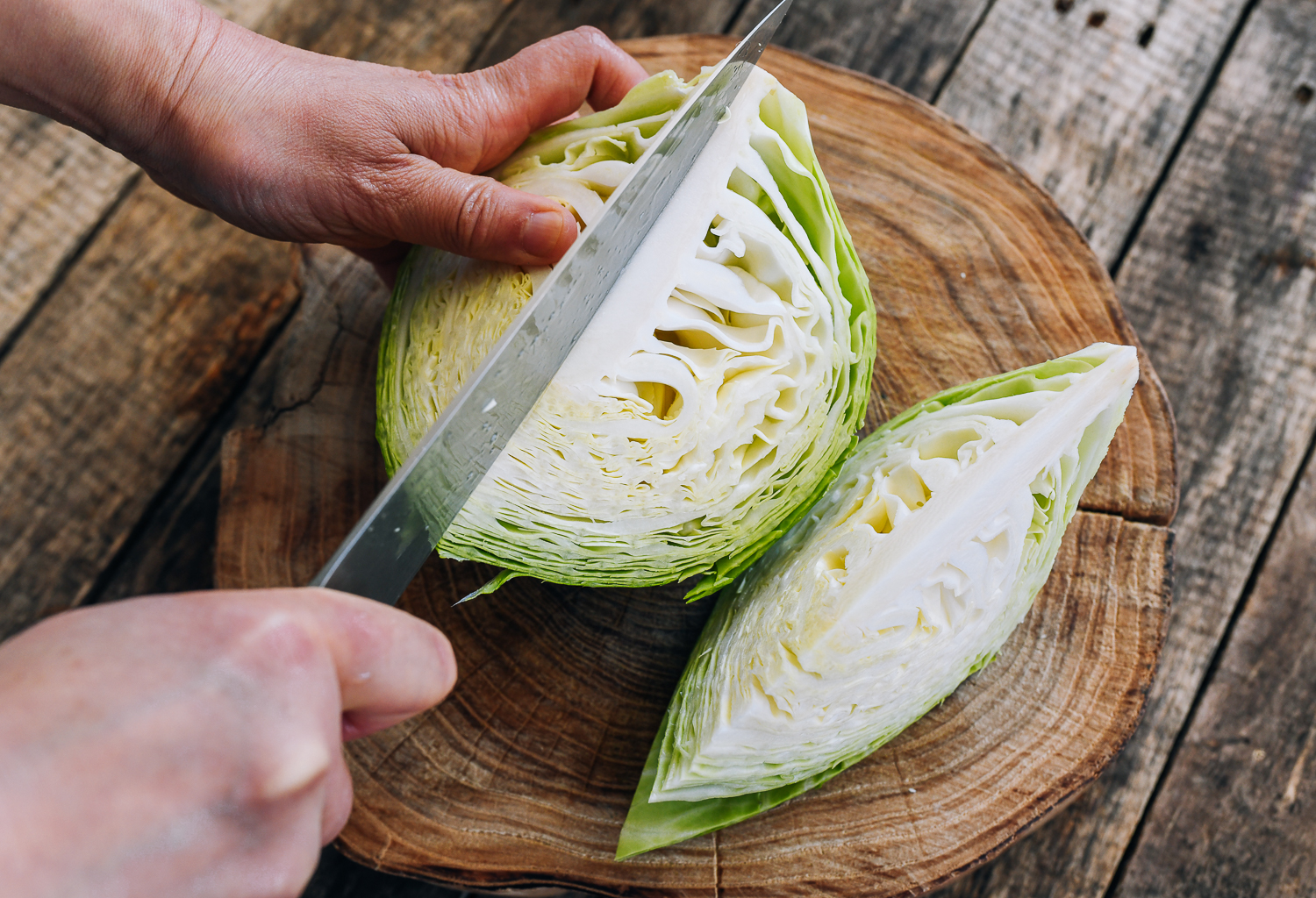 cutting cabbage into wedges