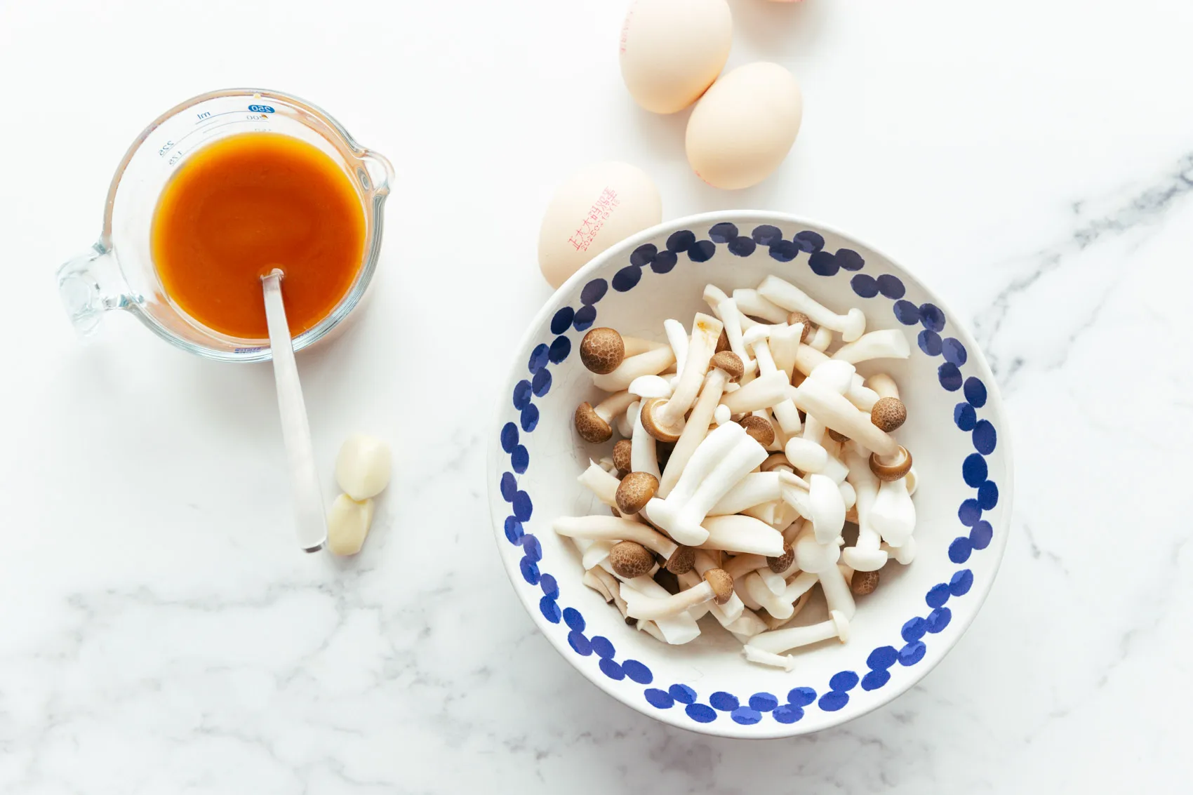 Mushroom and egg in brown sauce