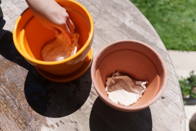 Lining pot with fabric