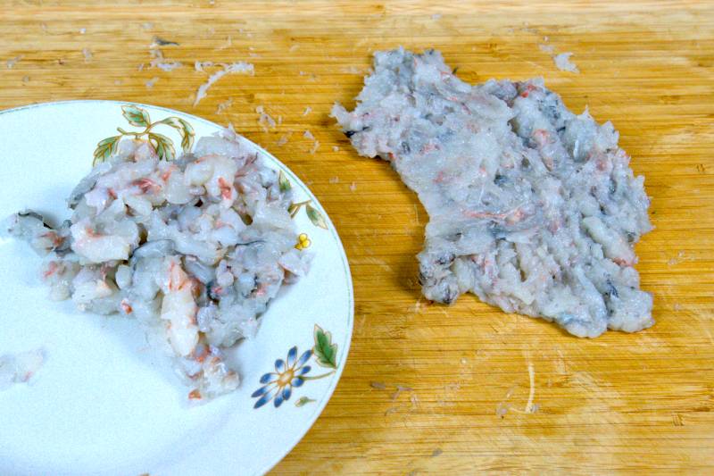 Minced shrimp and shrimp cubes