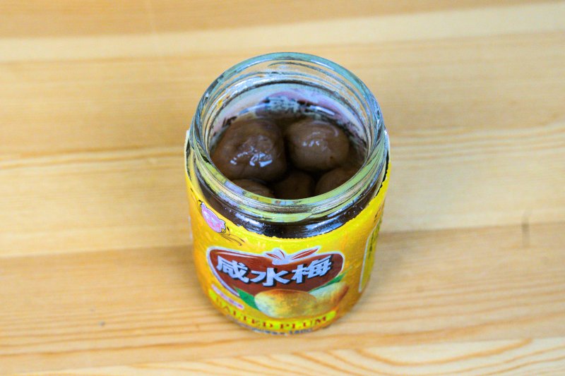 Image of salted plum (咸水梅)