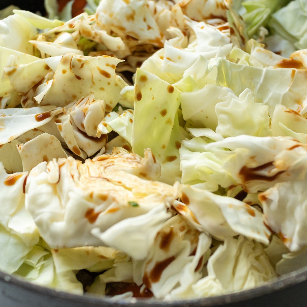 How to Make it: Beef Cabbage & Carrot Stir Fry (Thịt Bò Xào Bắp Cải Cà Rốt)